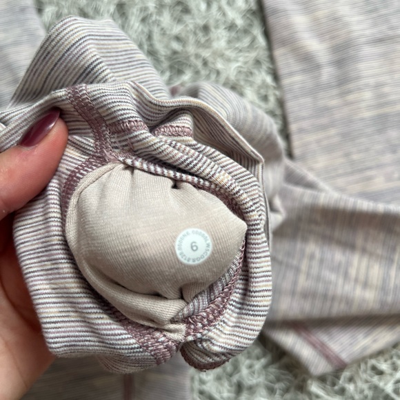 Women’s Lululemon Striped Purple Wunder Under Leggings Size 6 - Picture 7 of 7